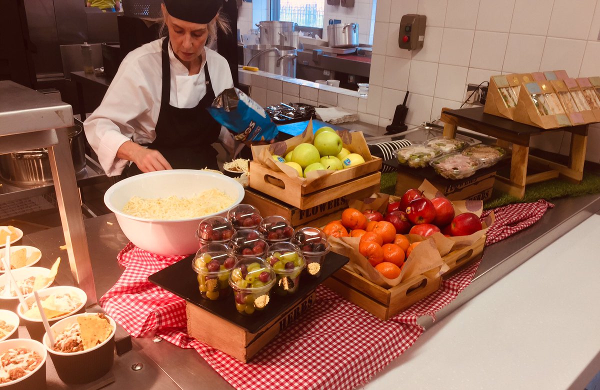 JohnCP_Connolly's tweet photo. Food is looking really great at Rainhill for lunch today ... Pasta, pizza, Cajun veg naan breads &amp; loadsa panini’s &amp; wraps plus lots &amp; lots of fresh fruit &amp; veg 😋 Well done guys - smashed it 👍👍👍@mellorscatering @marklyons151162 @DBNutrition_ @devchefmickey @scotthickman61 https://t.co/sKMiLZ3PGY