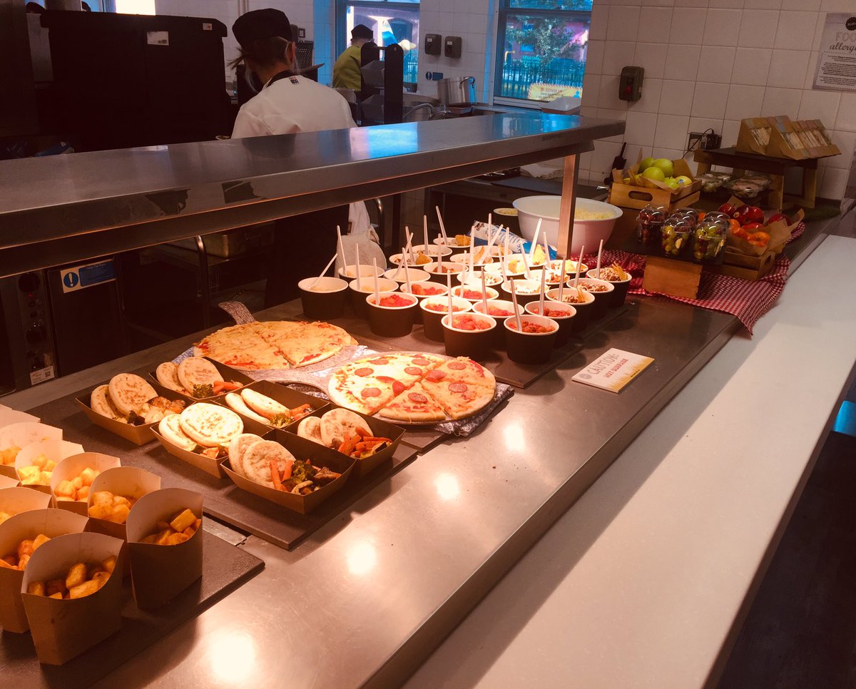 JohnCP_Connolly's tweet photo. Food is looking really great at Rainhill for lunch today ... Pasta, pizza, Cajun veg naan breads &amp; loadsa panini’s &amp; wraps plus lots &amp; lots of fresh fruit &amp; veg 😋 Well done guys - smashed it 👍👍👍@mellorscatering @marklyons151162 @DBNutrition_ @devchefmickey @scotthickman61 https://t.co/sKMiLZ3PGY