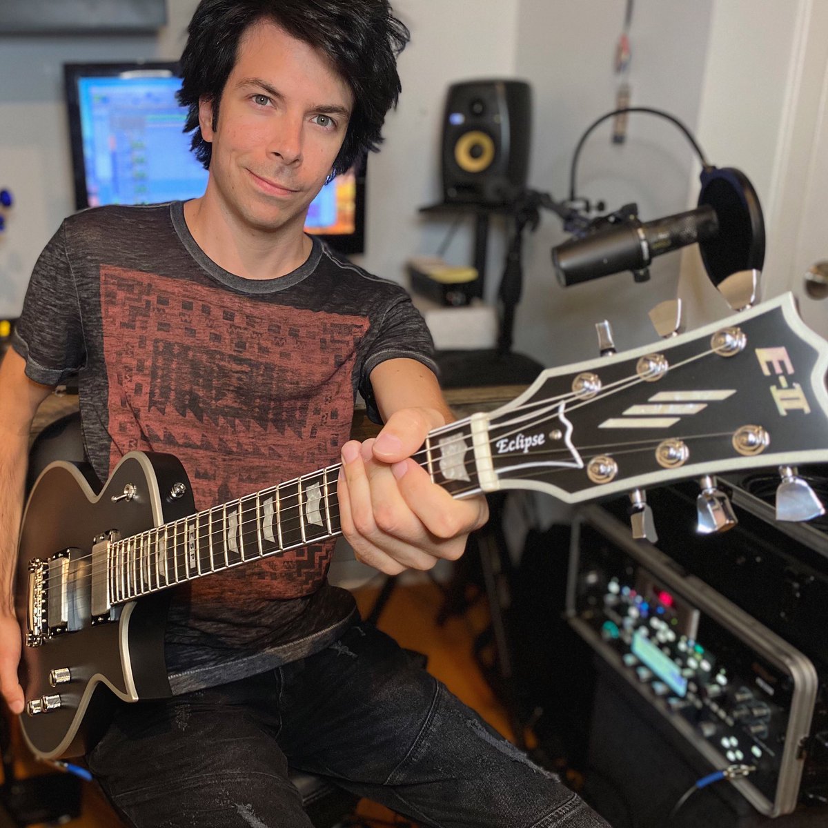 patvalley's tweet photo. Big thanks to the good folks at @ESPGuitarsUSA for helping me out and getting this across the country to me in time for a distanced American Terror video shoot! Can’t wait to start tracking with it, too.
•
•
#guitar #espguitars #emgpickups #kemperamps #kemper #metal #rock https://t.co/82nJ6TvCN0