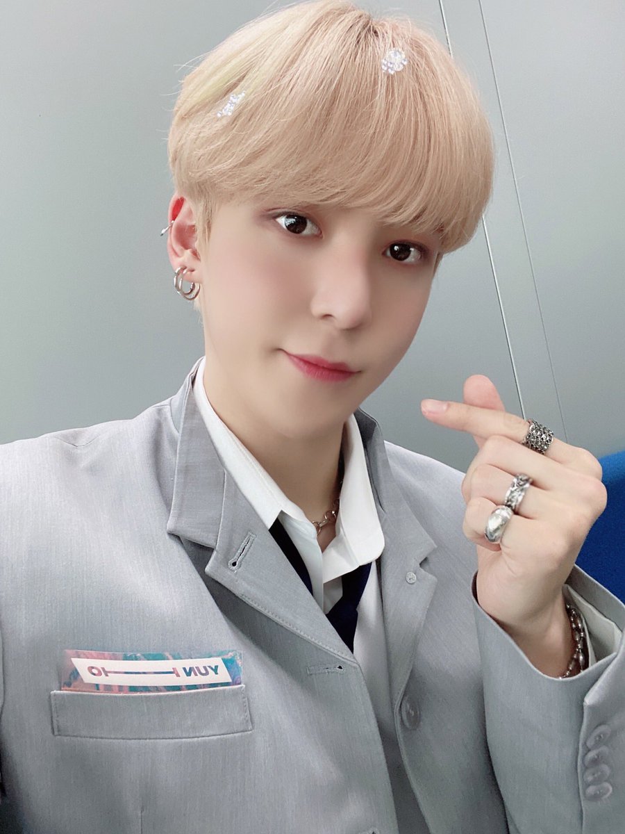 will keep on adding these cute photos of yunho with blushers here   @ATEEZofficial  #ATEEZ    #에이티즈    #YUNHO  #윤호