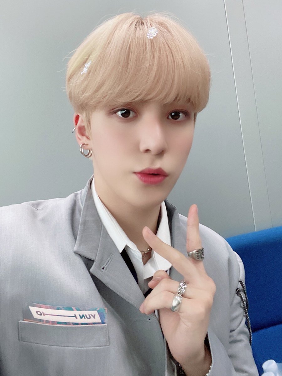 will keep on adding these cute photos of yunho with blushers here   @ATEEZofficial  #ATEEZ    #에이티즈    #YUNHO  #윤호