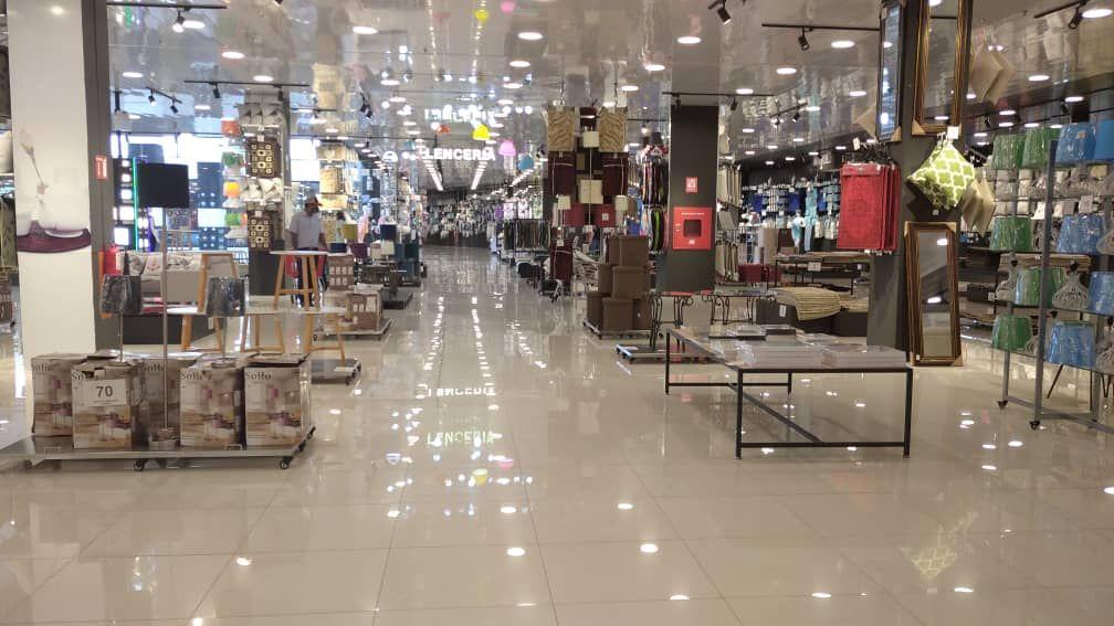 Feliz inicio de semana😎.

Ponte en movimiento y visita nuestras tiendas @trakienganchate ⚫🔴.

Disfruta de la mejor música al mejor estilo TRK.

¡Ponte en movimiento! #simplementetuestilo🔥😏.

#traki #Radio #streaming #venezuela #enmovimiento