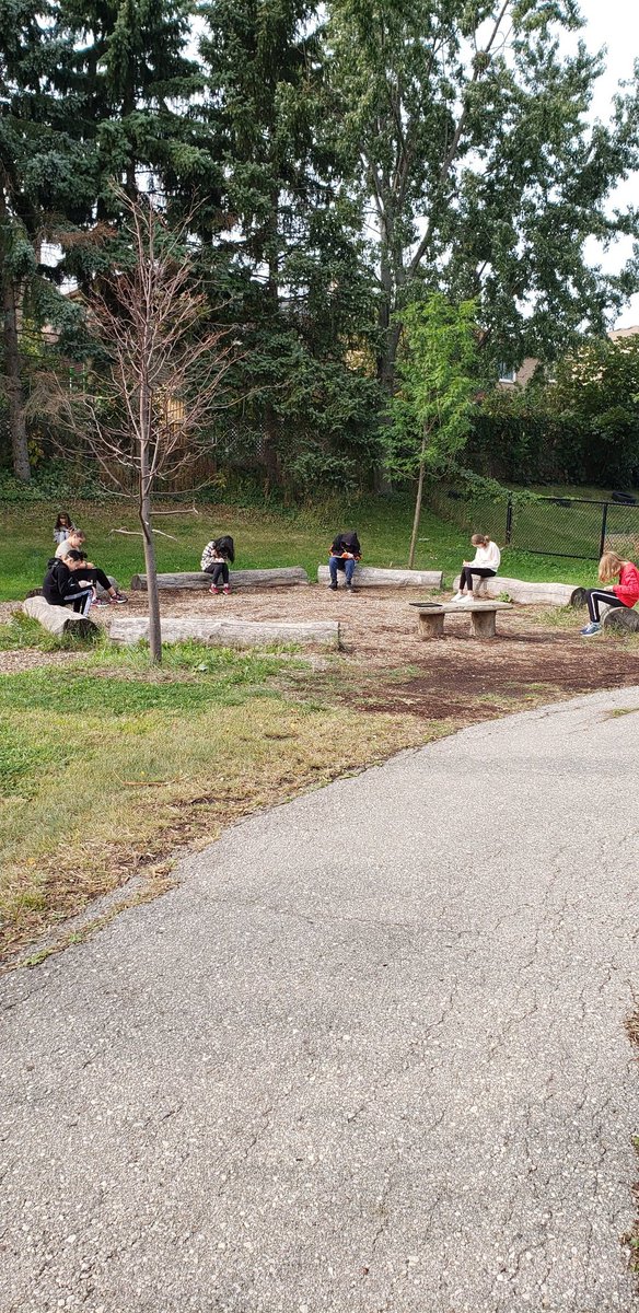 Outdoor Learning but socially distanced <a href="/ctk_dp/">CTKDPCDSB</a> #gettingadjusted #BackToSchool