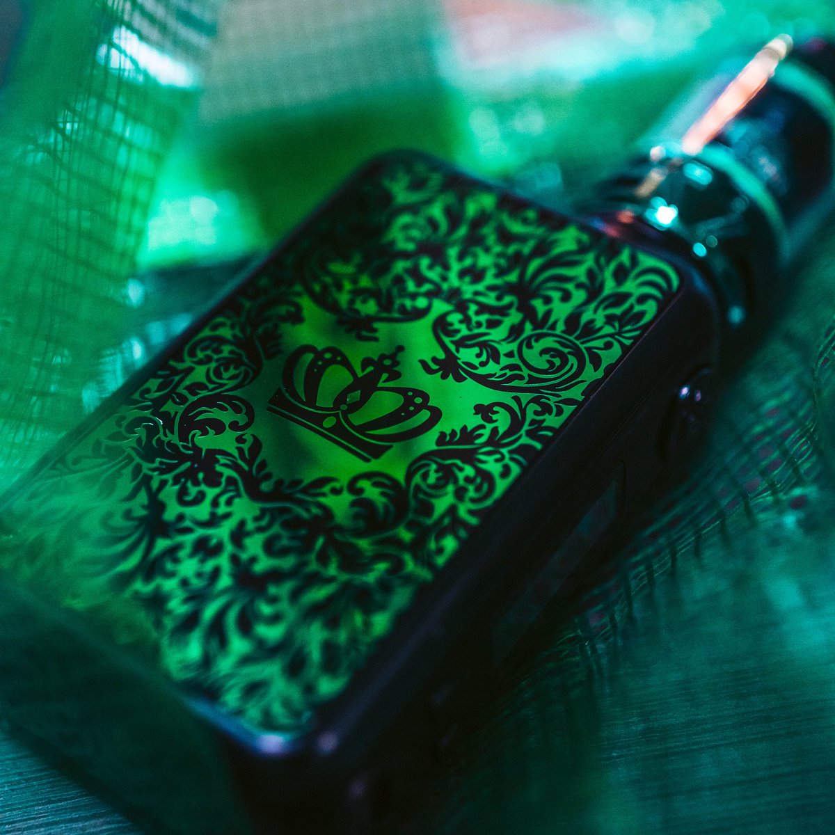 Uwelltech's tweet photo. 𝐆𝐞𝐭 𝐭𝐡𝐚𝐭 𝐦𝐢𝐝-𝐝𝐚𝐲 𝐛𝐨𝐨𝐬𝐭‼️

Uwell Crown IV mod is an eye-catching😉, compact mod offering an output of 200Wand supporting 🔋🔋 18650 batteries💨

#uwell #myuwell #crownivmod #vapemod #modvaporizer #modvaping #vape #vapingstyle

Happy vaping! https://t.co/bIUEYGNvT1