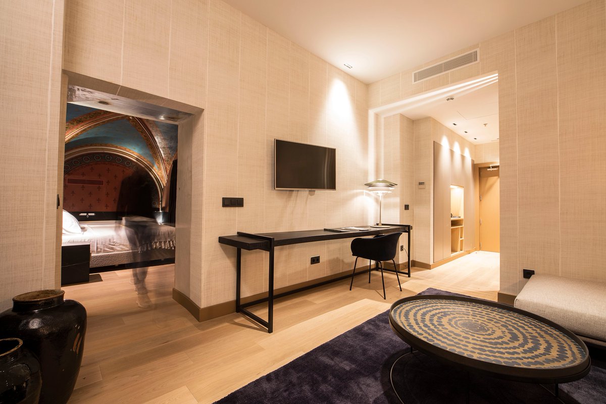 SimonElectricES's tweet photo. 🚀 Simon ha colaborado en este proyecto de @zenithoteles, y liderado por Marta Catalán, junto a Aitana Oyarbide.

💡 Los productos que podéis encontrar son la #SimonS82Detail, #SimonScena, #SimonSlimSystem y #SimonHole, entre otros.

📸 Elena Blanco

https://t.co/7FhA99WKqv https://t.co/QzbNXgCSdT