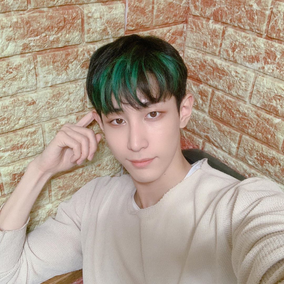 vavmexico's tweet photo. 〔📷〕 14.09.20 ↳ #IG • #lou
"Vampz, ¿disfrutaste la presentación en línea de hoy? Es triste que no podamos verlos cara a cara, pero gracias de nuevo hoy.~ 🤗🤗
#vav #온라인 #쇼케이스 #코로나 #물러가랏 #뱀즈 #사랑해요 #made42"
#브이에이브이 #VAV #VAMPZ @VAV_official https://t.co/ntahheCFXv