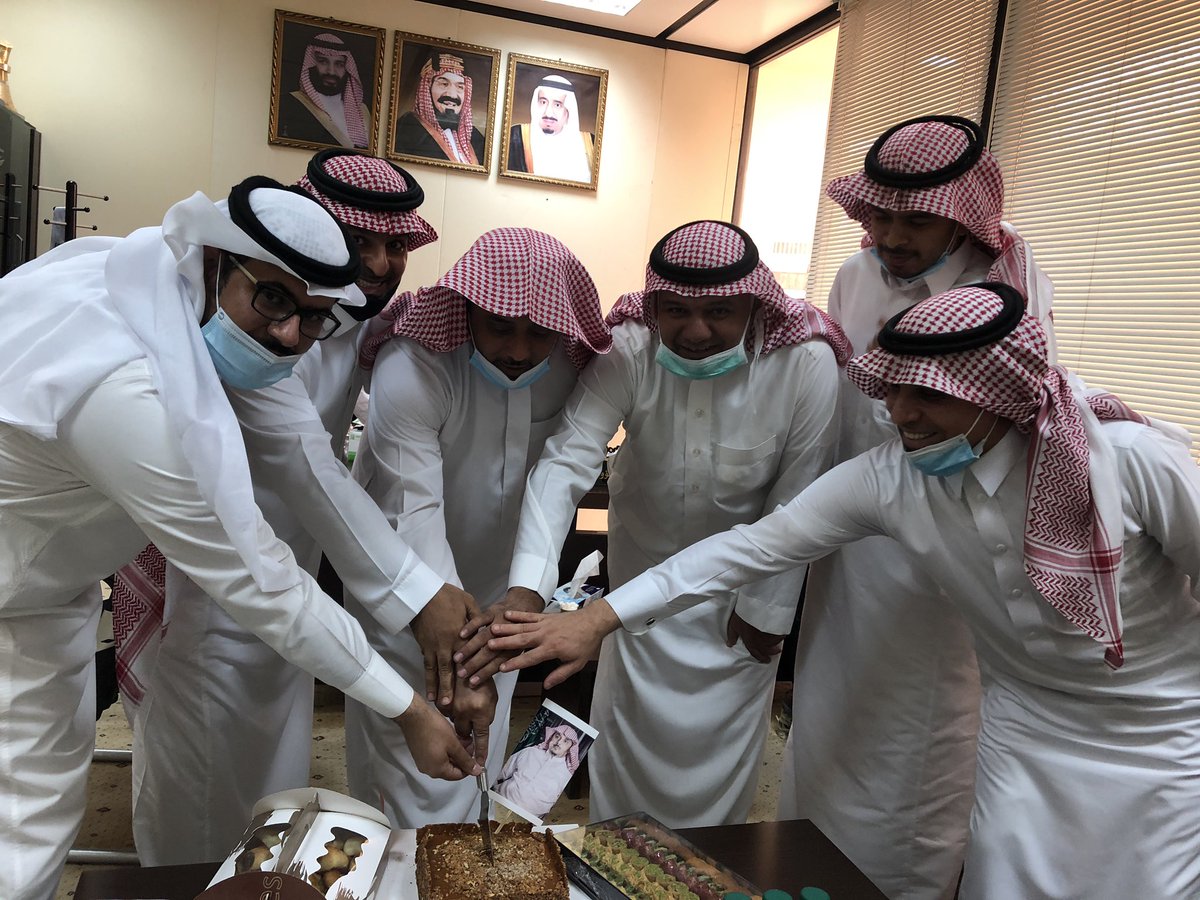 qunsad's tweet photo. اليوم ودع العمادة سعادة الدكتور علي بن فريح العقلاء بعد انتهاء فترة عمادته عميدا لشؤون الطلاب.. 
أسرة عمادة شؤون الطلاب تتمنى له حياة عملية وعلمية موفقه.. 
صور من وداعه في مكتبه ظهر اليوم..
.
قدمت إلينا مبتسما ووادعتنا مبتسما 
فلك منا صادق دعواتنا بالتوفيق والسداد.
#جامعة_القصيم https://t.co/TU6YFPybnS
