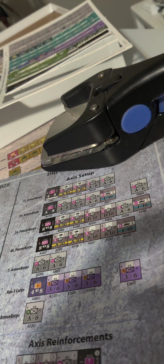 HistConflicts's tweet photo. Them: "Are you working from home?"
Me: "yes"
@compassgamesllc
#fallblau #wargaming #boardgames https://t.co/HAIRNXr7om