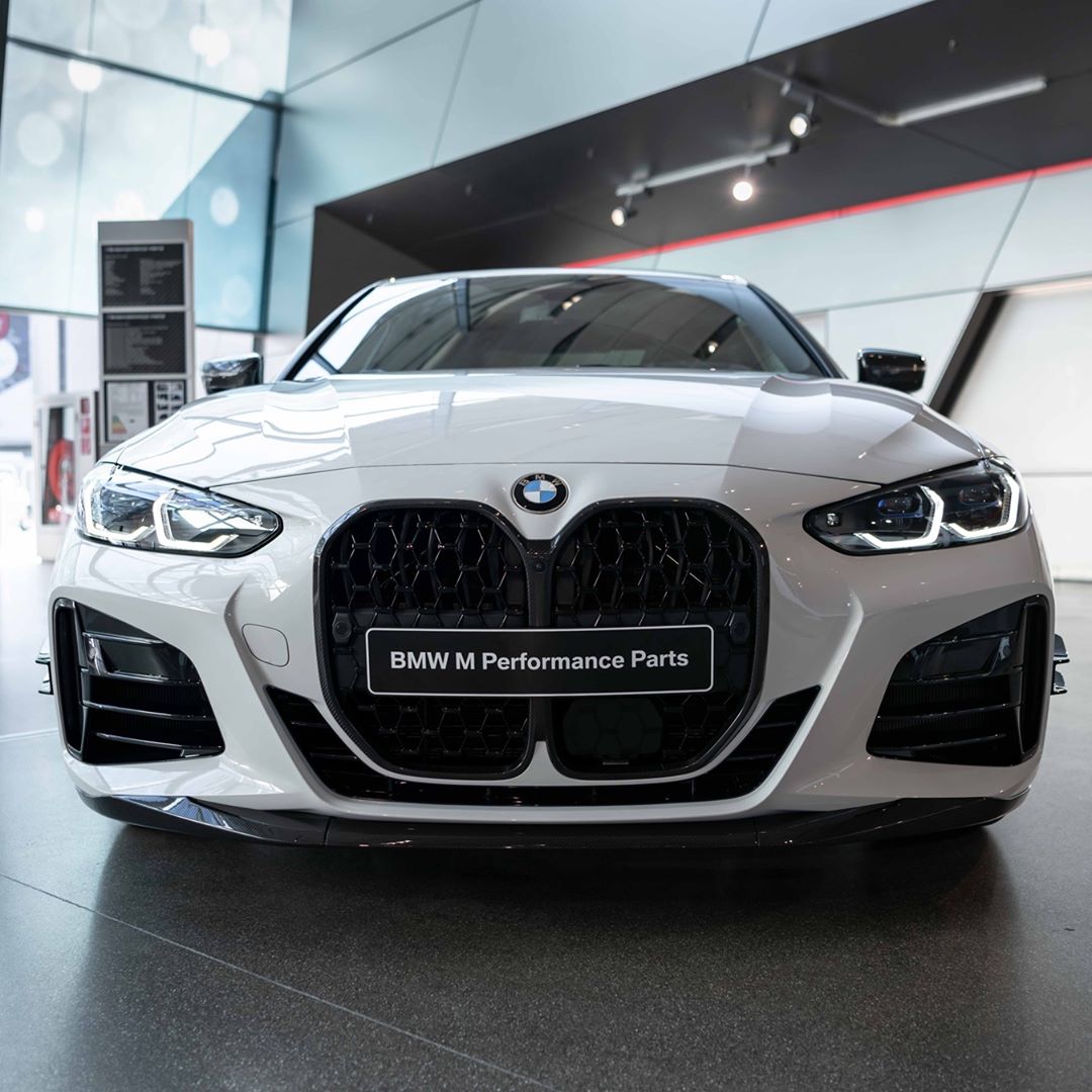 Earlsimxx's tweet photo. Front or back? 

🚘: 2021 BMW M440i https://t.co/4yeT27AqHd