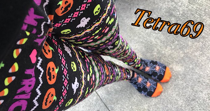 My daughter spoiled me yesterday 🎃🎃🎃🎃🎃🎃🎃🎃🎃🎃🎃🎃  It's my favorite time of year👻  Do you like my socks?<a href="/tag/mvsales"class="tags"><span>#mvsales</span></a>