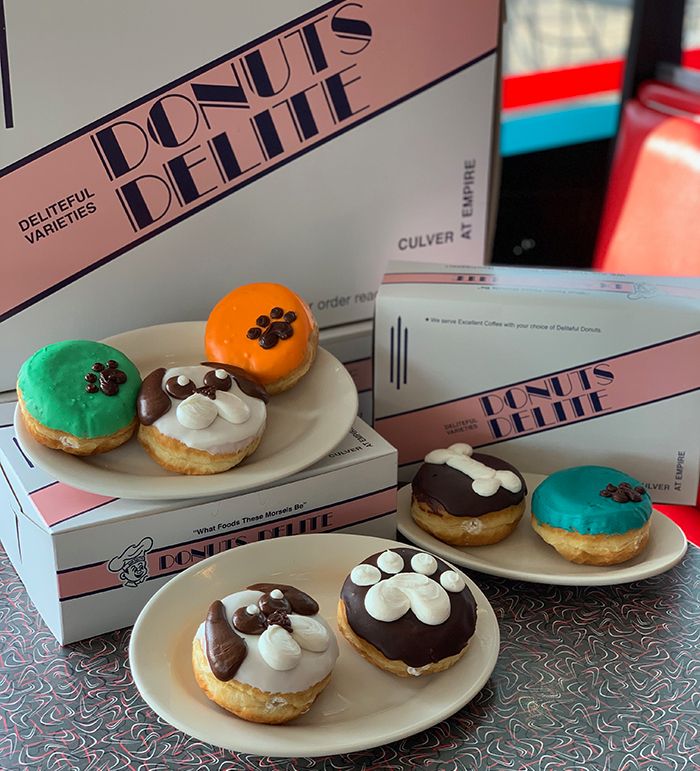LollypopFarm's tweet photo. Making a difference for pets in need has never been so tasty. 🍩

We've partnered with @Donuts_Delite to benefit the #WalkForTheAnimals! You'll get a 1/2 dozen "pupkin spice" and puppy-faced donuts. Learn more and place your donut orders now: https://t.co/68YSpsbPIS https://t.co/bMyFjsO3RW