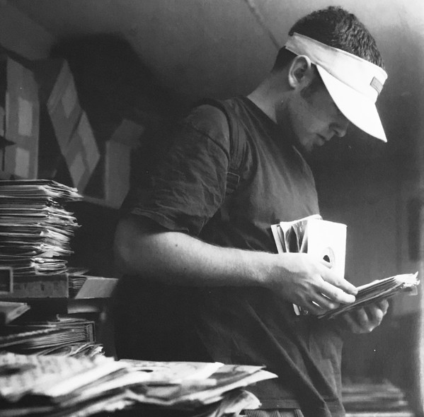 On this date in 1996, DJ Shadow's 'Endtroducing.....' LP was released in the UK. What's your favorite song from the album? https://t.co/ha13yapXKM