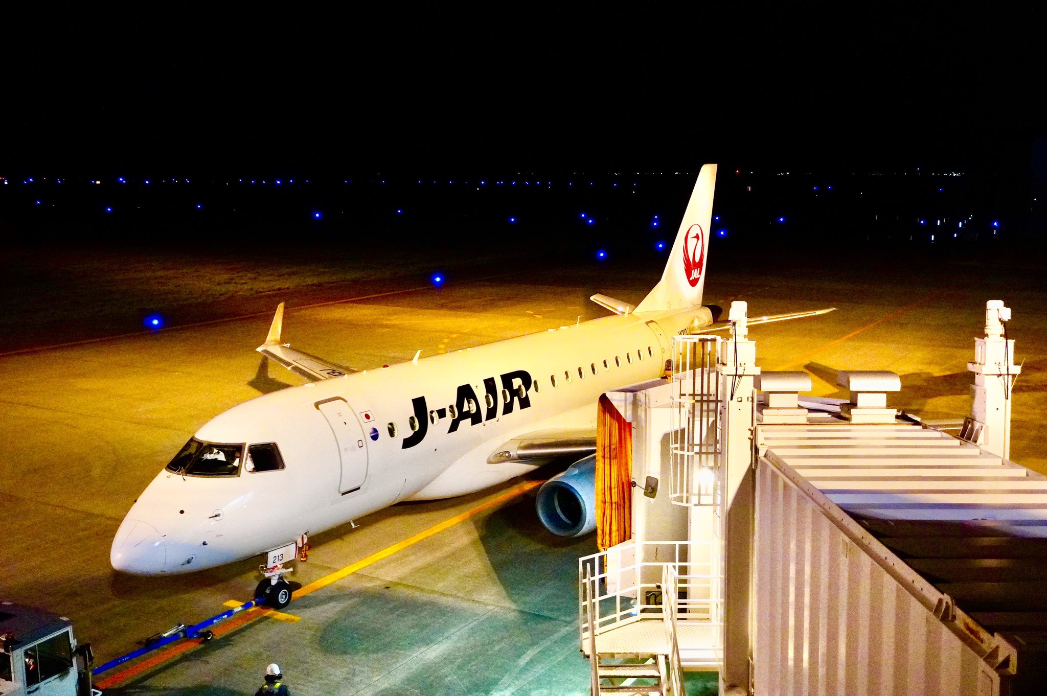 やじ Jal 小田急線ファン 徳島空港にて J Air Ja213j 福岡行 Jal Ja326j 東京 羽田 行 Ana A3 東京 羽田 行 夜飛行機さいこー T Co M4zcfltsos Twitter やじ Jal 小田急線ファン 徳島空港にて J Air Ja213j 福岡行 Jal Ja326j 東京 羽田 行 Ana A3 東京 羽田 行 夜飛行機さいこー T Co M4zcfltsos Twitter