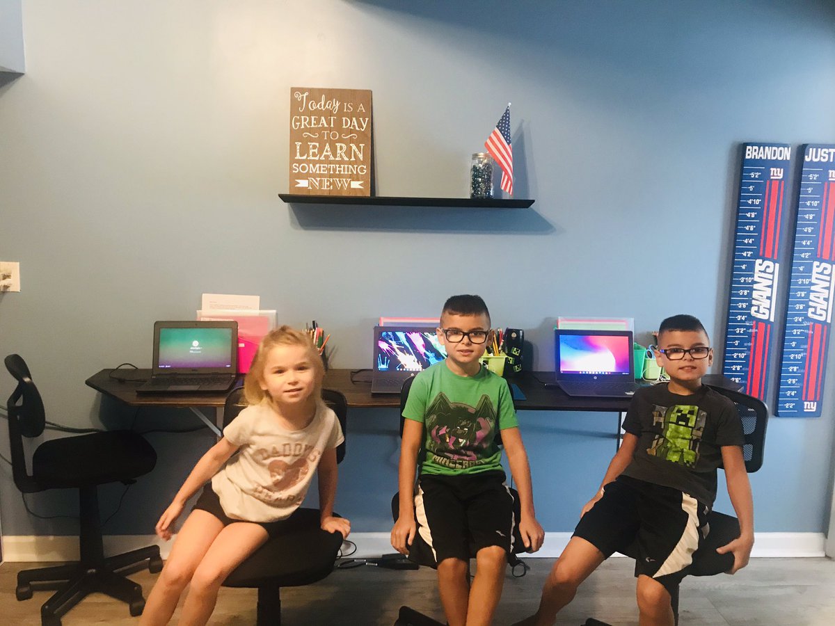 Larissa42275964's tweet photo. @OceanAveSchool @NydzNydia @Federico_OAS @Zaborneyt 

First day of school is looking a little different this year, but they are ready to take it on. We got this 💪🏻 https://t.co/nWz1ABdw1i