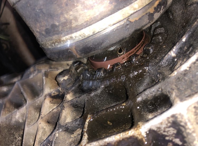 classiccarguru1's tweet photo. I’ve seen some muppetry in my time but this takes the biscuit
Friend tells me garage changed his #Delorean driveshaft seals twice but still leaking
The red lip seal fits in the housing from the INSIDE when unscrewed
NOT slipped over the shafts on the outside🤦♂️
#YouOnlyHad1Job https://t.co/H7jzLdPh3D