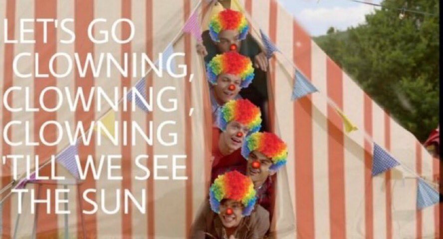 ladyloverxx's tweet photo. While we wait, and react to @latelateshow like the clowns our hearts and minds make us...
Can we just RT this and comment #1Dreunion while adding your #1D clowning memes ♡
#JamesCordenBringBackOneDirection #LateLateShow
Ps. Low key watching the way H stares at L 😍 https://t.co/55vIBpsCVw