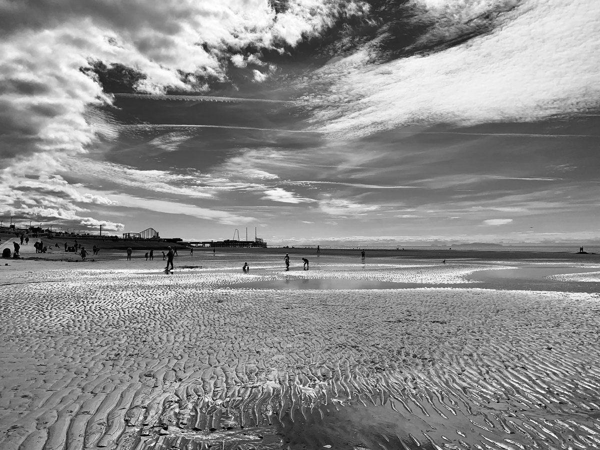 TimBradleyP's tweet photo. #timbradleyphotography #blackpool #beach #photography @bpoolcouncil #blackandwhite #sky  #seaside #family #daytrip #stormhour #thephotohour @stormhour_official @ThePhotoHour #sunny #weather #southpier #architecture @bpoolcouncil @lancashirecc @visitlancashire @visitblackpool https://t.co/iLafquGRUU