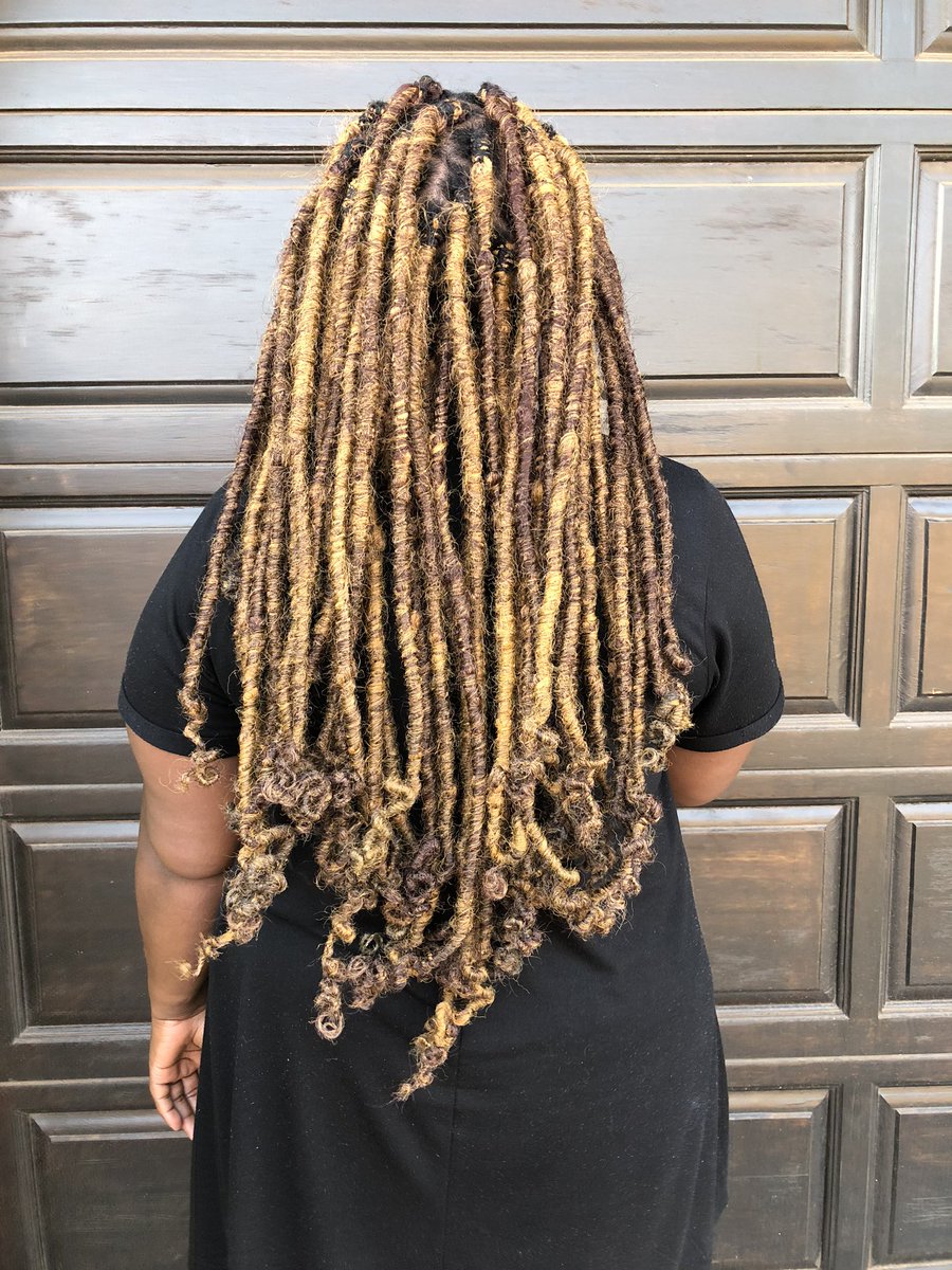 MphoSantos's tweet photo. We make artificial dreadlocks ✨ https://t.co/42EaTPjQu2