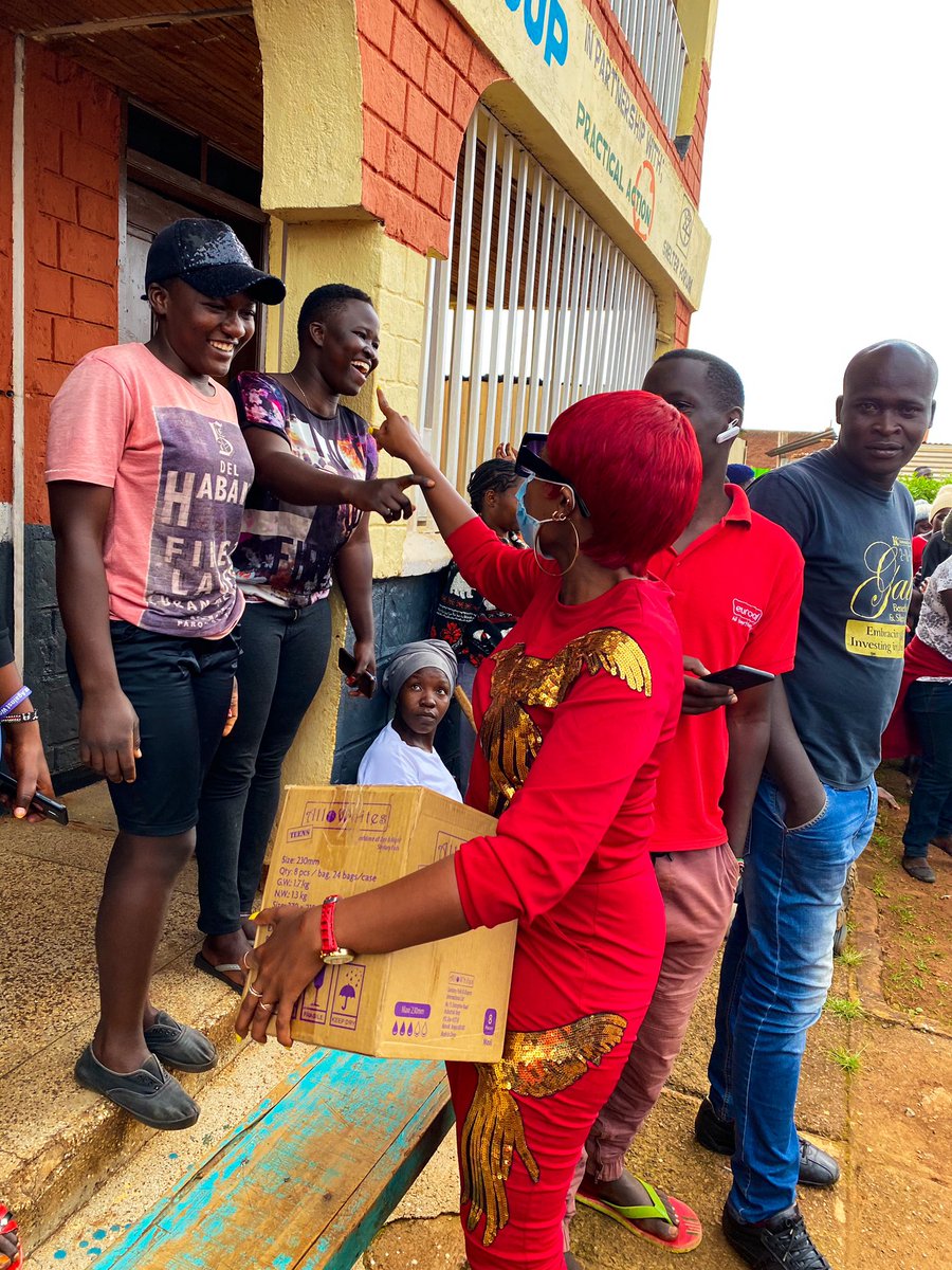 kush_tracey's tweet photo. Vitu kwa ground ni hard maze๐but making this ladies smiles is a blessing ๐we are all facing different struggles hii Kenya,but still God Is In Control ๐
TRANS NZOIA PADS DRIVE -location 2 -day 2-TUWANI WARD
#girlchildempowerment #saveasister #saveagirl SAVE THE FUTURE ๐ https://t.co/JvoB4fGj2e