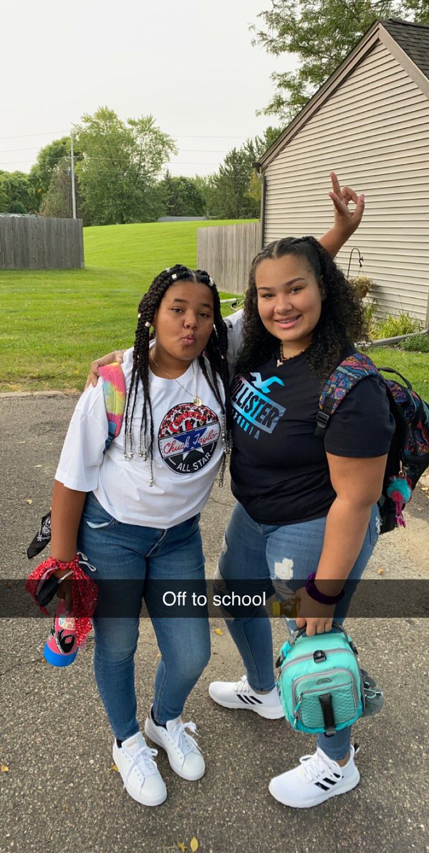 mamapeaof2's tweet photo. Off to school https://t.co/hADQpYAhh4