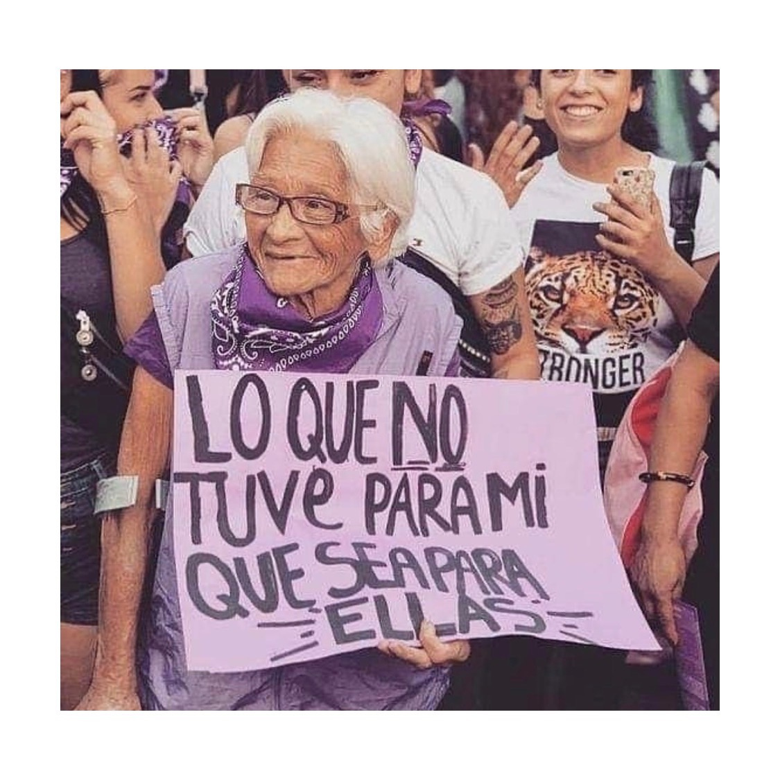We_March_Forth's tweet photo. "LO QUE NO TUVE PARA ME QUE SEA PARA ELLAS"⁠
⁠
"WHAT I DIDN'T HAVE, THEY WILL HAVE"⁠
⁠
💜💜💜💜💜⁠
⁠
Does anyone know who took this photo? 

#feminista  #womenempowerment #womensupportingwomen #unite #elgrito  #nosquierovivasylibres #nochevioleta #m8  #derechos ⁠ https://t.co/pmfOvIv6c9