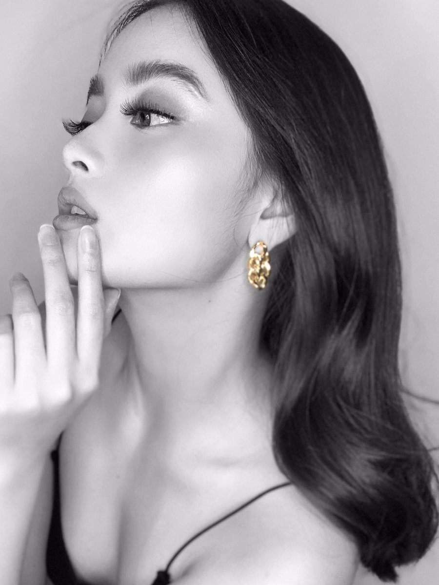 viacarriillo's tweet photo. A little sneak peek of what’s to come 🤍
Proud to introduce RÍONA (@ riona.mnl) , our small business that’s launching VERY SOON!! Please support and follow @ riona.mnl on Instagram! Thank you! ✨ 

https://t.co/HgJ5Qxn6QP https://t.co/pwx5LNpCf3
