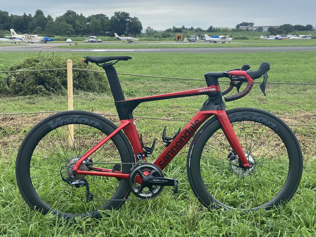 matsu_carcycles's tweet image. ちゃんと写真撮ってみました。スマホだけど...
色々と相談に乗ってくれたワイズロード渋谷さんありがとうございました！
最低6年は乗ります👍（8年乗ったスーパーシックス5もまだあるけど）
#キャノンデール #システムシックス #ワイズロード