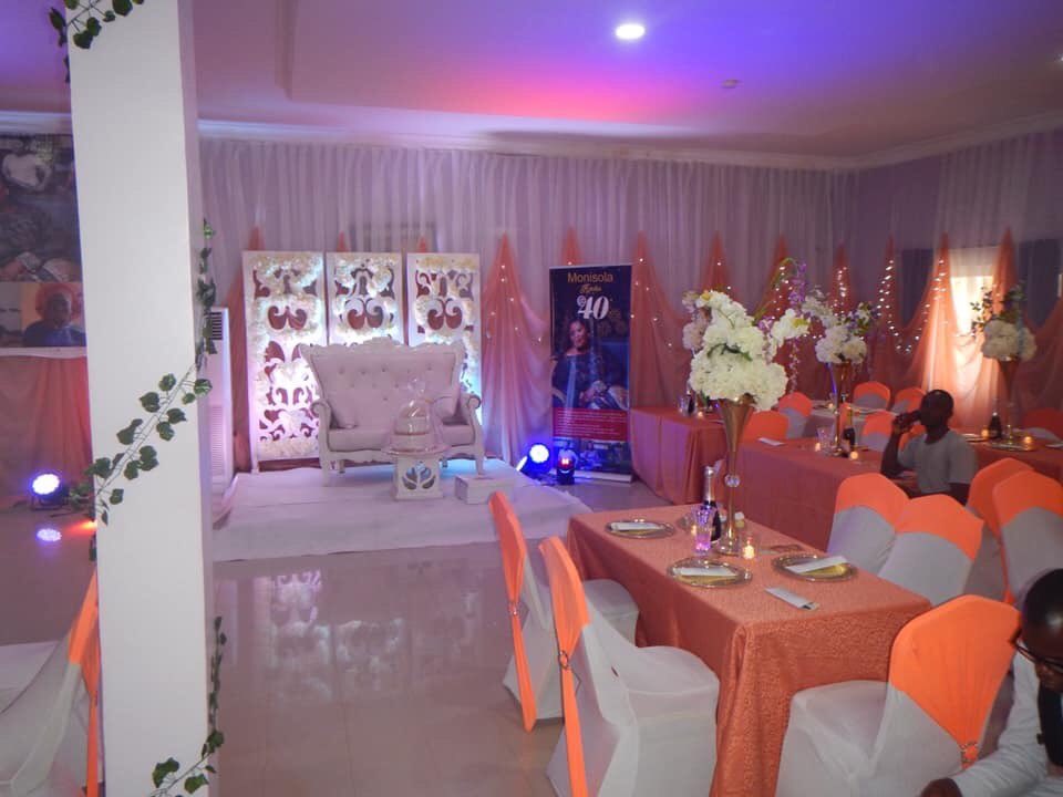 206Guest's tweet photo. @theKapitalPlug 206 Exclusive Event Hall.
Plot 206, Oladipo Diya way, Durumi

Perfect for your birthdays, debut, weddings,reunion and corporate events.

To book your events with us, send us a DM or call 08119707993.

*All WHO guidelines to prevent the spread of Covid-19 are strictly adhered to* https://t.co/30yTGBLmIq
