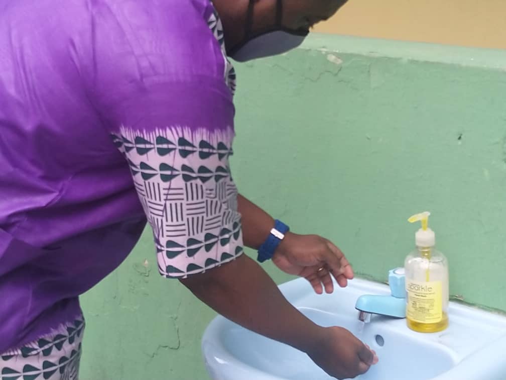 Schools Resumption: Staff of <a href="/followlasg/">The Lagos State Govt</a> visited Lagos State College of Health Technology <a href="/lascohet/">lascohet</a> on a Covid-19 Assessment Check.

#ForAGreaterLagos