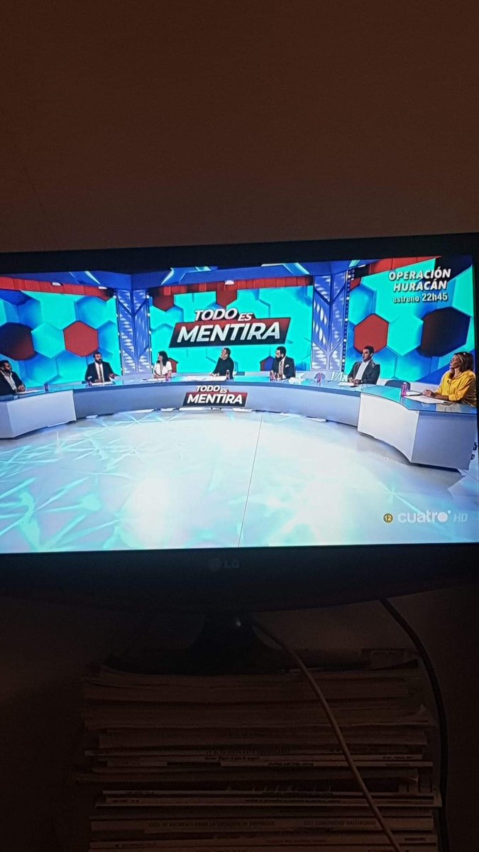 cincinnova's tweet photo. @ristomejide estoy viendo ahora mismo @todoesmentiratv ...por qué no lleváis mascarillas en plató? Es obligatoria en España siempre https://t.co/Z1V4xX8lhO