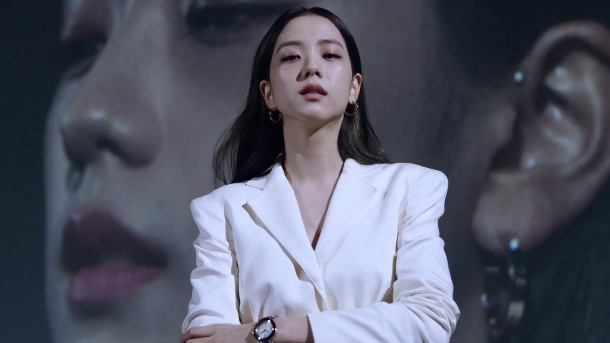 official_jensoo's tweet photo. That CEO vibes from Jennie Kim and Kim Jisoo 🖤🤍 @BLACKPINK https://t.co/Q7leLs2Wl2