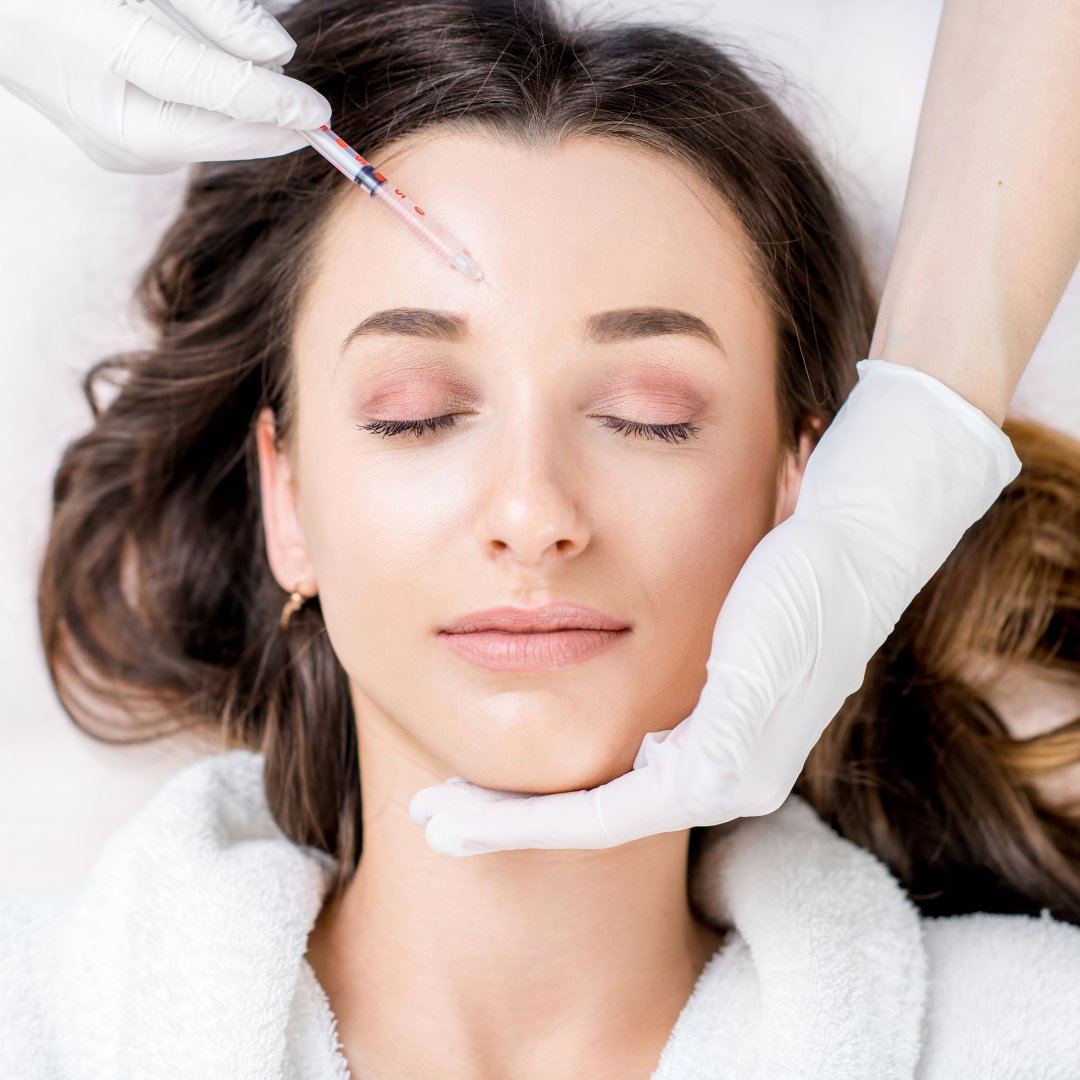 cosmeticboot's tweet photo. Dr. Deborah Sehrman shows us how to achieve the results you and your patients want with botox (onobotulinumtoxinA) during our Summer Bootcamp meeting. View this session and more online and on-demand until October 17th! Registration is still open here: https://t.co/mOTzUQQKOC https://t.co/u2Q6fOFSee