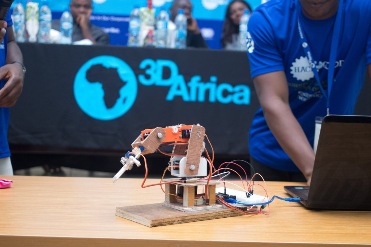 3D_Africa's tweet photo. Today is the last day to register for this awesome class in our #virtualmakerspace this week, Sept 15 -Sept 18 on Programming Robots with C++ and Circuit Design. Register https://t.co/d2D09na2L5 &amp; pay to hold your spot https://t.co/WZuf2JwY0c

#QuarantineandBuild #4IR #robotics https://t.co/Fv3zqpnmct
