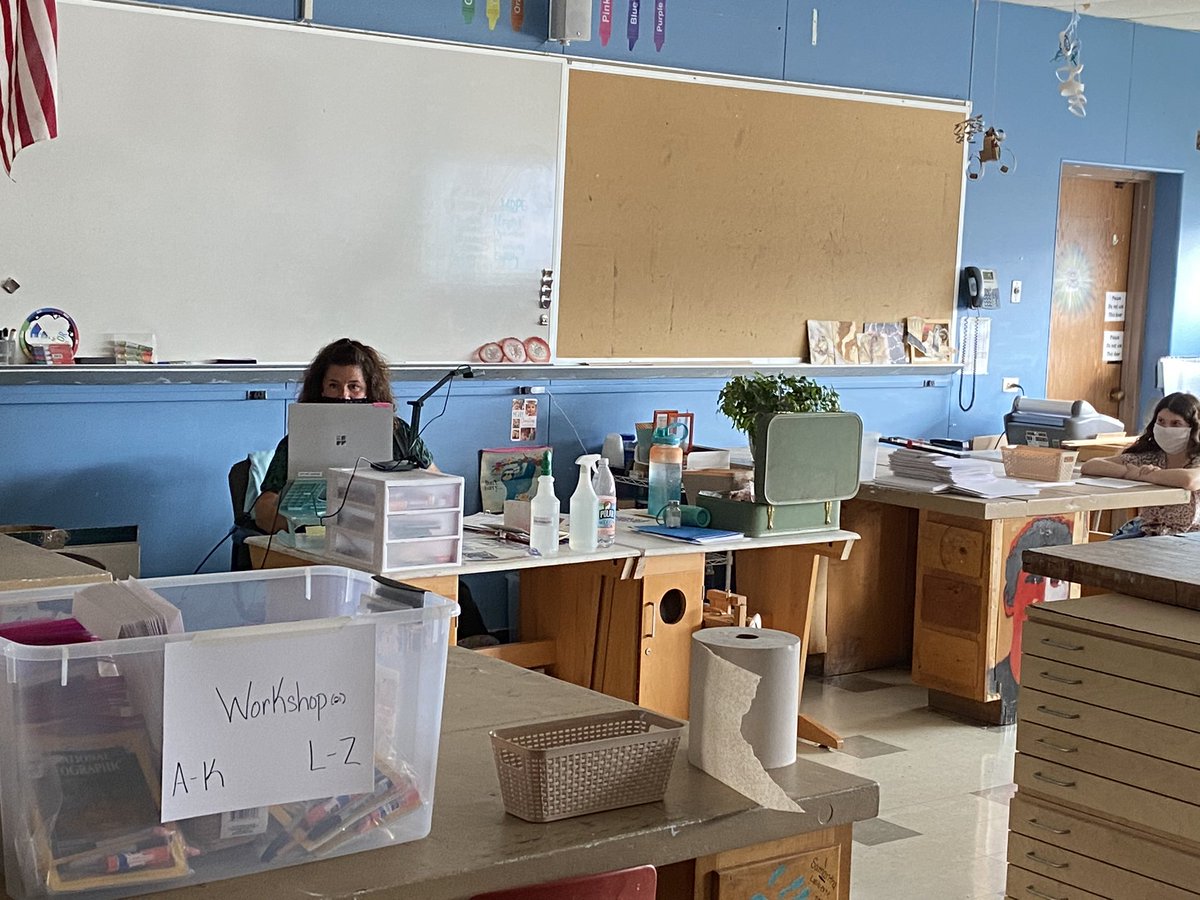 Learning in art is happening with the amazing <a href="/Kristinesarro/">Kristine Sarro (Straus)</a> #shslegacy #Back2SchoolRI <a href="/RIDeptEd/">Rhode Island Department of Education (RIDE)</a>