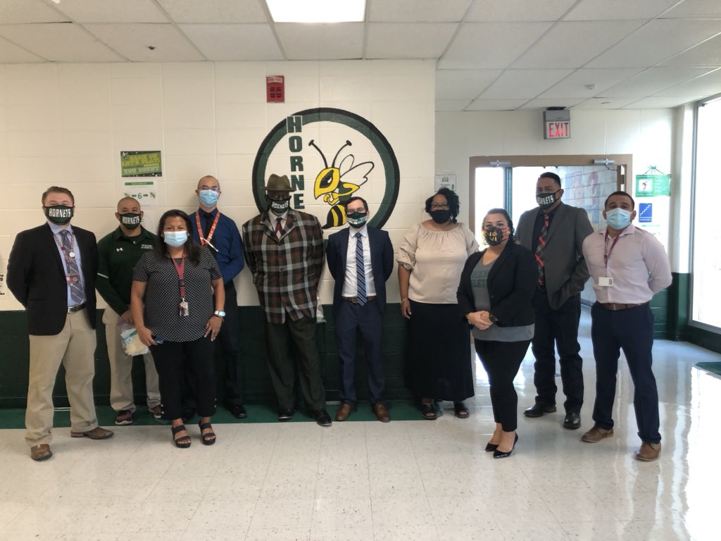 Cotch89's tweet photo. Wrenn coaching staff starting the week off on the Red Carpet. Hornet Proud!  @WrennMS_PE @ETWrennMS https://t.co/440gJXTgyu
