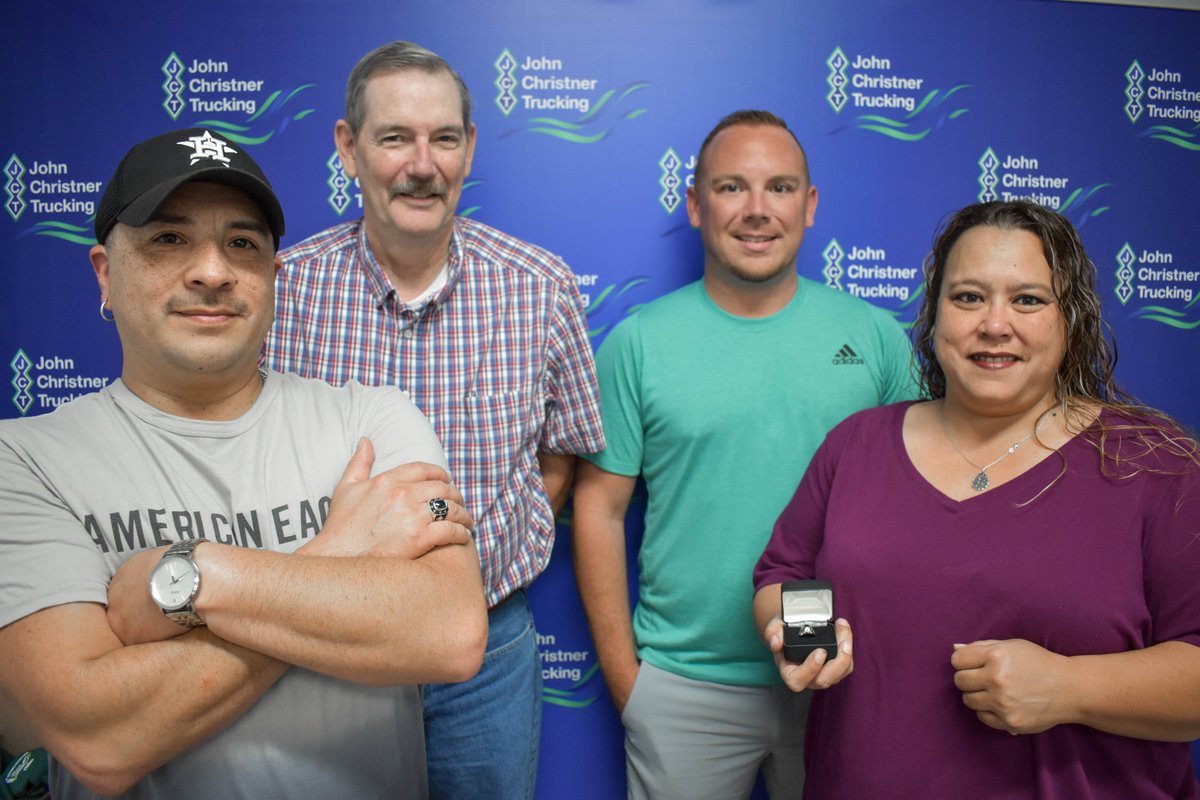 hirschbachsol's tweet photo. Eddie Loera and Mary Sifuentes are celebrating 5 years of driving for JCT. 🖐🎉🚛
#drivejct #wearejct #driveforjct #workforjct #trucking #owneroperator #beyourownboss #ownyourowntruck #transportation #driver https://t.co/N40JBrUJm5