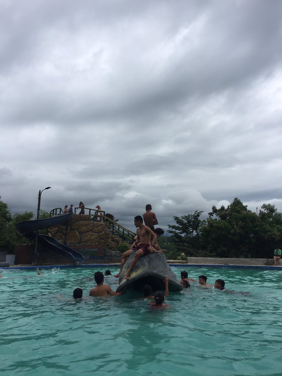 allenxrace23's tweet photo. So much fun with these pips❤️#pinsansssss #realyn@17 https://t.co/ppjJ8y1yuF