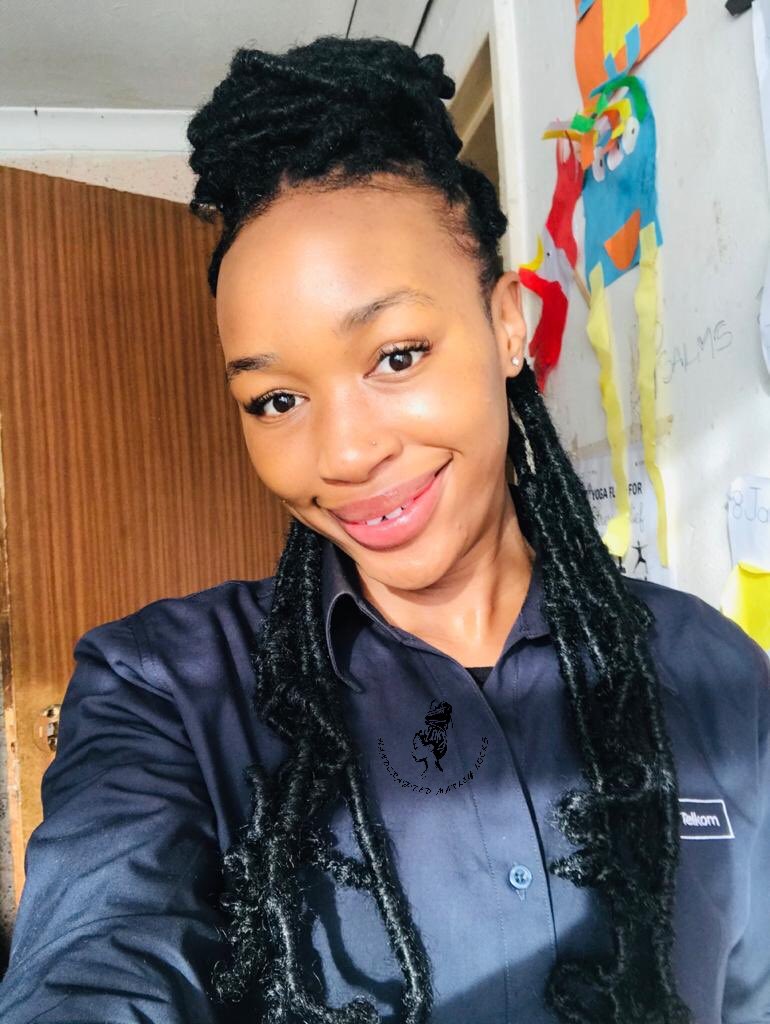 marleylocks_'s tweet photo. Crowned by HandcraftedMarleyLocks 👑🧡 
#GirlsTalkZA #MondayMotivaton #JobSeekersSA #MUFC #lockdown https://t.co/kaEf4b5Y8g