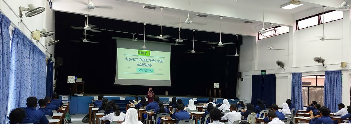 CHSE_HighSchool's tweet photo. Today's Grade 11 Tutorial classes held in school.
#learningmustcontinue
#blendedlearning
#NewNormalschooling
#beconsistent
#studentfriendly
#staysafe
#wearamask
#SocialDistancing
@MoEdumv @aisthly https://t.co/uEEM1o8lhS