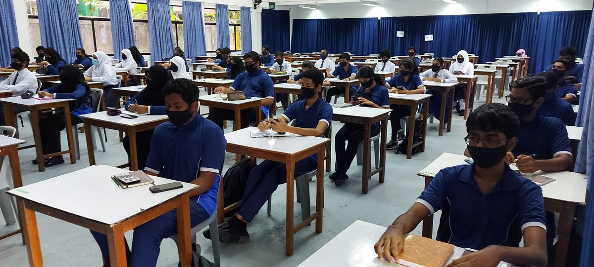 CHSE_HighSchool's tweet photo. Today's Grade 11 Tutorial classes held in school.
#learningmustcontinue
#blendedlearning
#NewNormalschooling
#beconsistent
#studentfriendly
#staysafe
#wearamask
#SocialDistancing
@MoEdumv @aisthly https://t.co/uEEM1o8lhS