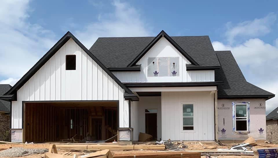Lighthouse_LCD's tweet photo. Call now to get in on this beautiful, black and white, farm style home!

🛁3 bed/2 bath
💎Granite counter tops throughout /wood look ceramic tile floors
🏡Great neighborhood! 
💲Listing Price: $268,000 
🔑Get under contract and make some interior selections before it is too late! https://t.co/ljvYiaZZYY