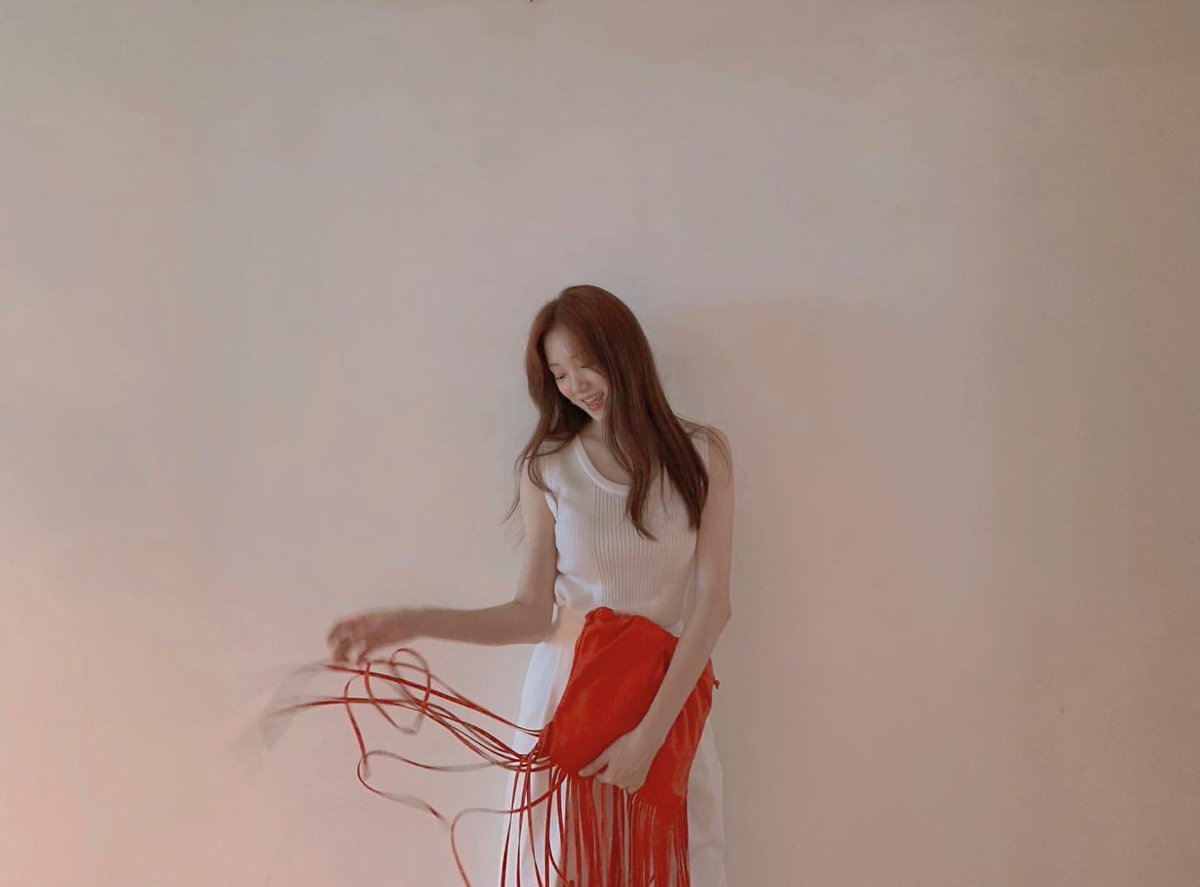 leesungkyunghk's tweet photo. 20200914 IG updated ❤️
·· ··
Please follow our site on Instagram @leesungkyounghk 🎉
@heybiblee
#李聖經 #이성경 #leesungkyung #leesungkyoung #heybiblee #ygmodel https://t.co/UGdaL6rs6s