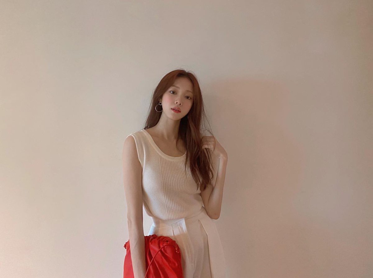 leesungkyunghk's tweet photo. 20200914 IG updated ❤️
·· ··
Please follow our site on Instagram @leesungkyounghk 🎉
@heybiblee
#李聖經 #이성경 #leesungkyung #leesungkyoung #heybiblee #ygmodel https://t.co/UGdaL6rs6s