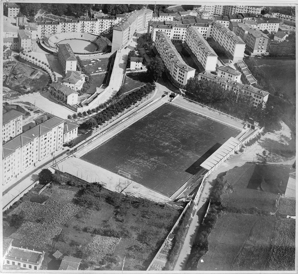 SDEibar's tweet photo. 🏟️🎂Hoy cumple años Ipurua. El 14 de septiembre de 1947 se inauguró el campo de fútbol con un partido entre el Eibar y el Elgoibar. Ganaron los visitantes por 0-2.

#EibarHistory https://t.co/CvdXQtSlRs