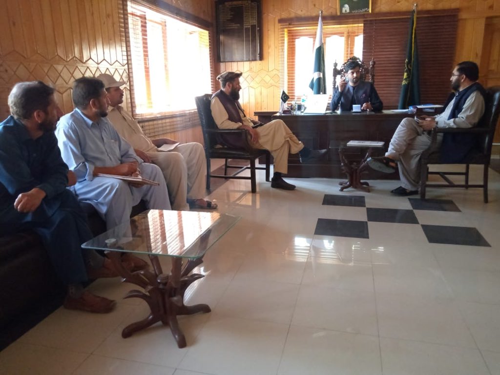AJuglote's tweet image. #TeamGilgit under the guidance of @DCGILGIT ensuring that public office holders to remain available to the people 24/7
AC Juglote having meeting with residents of juglote and addressing their grievances
#TeamGilgit serving the people
@DCGILGIT