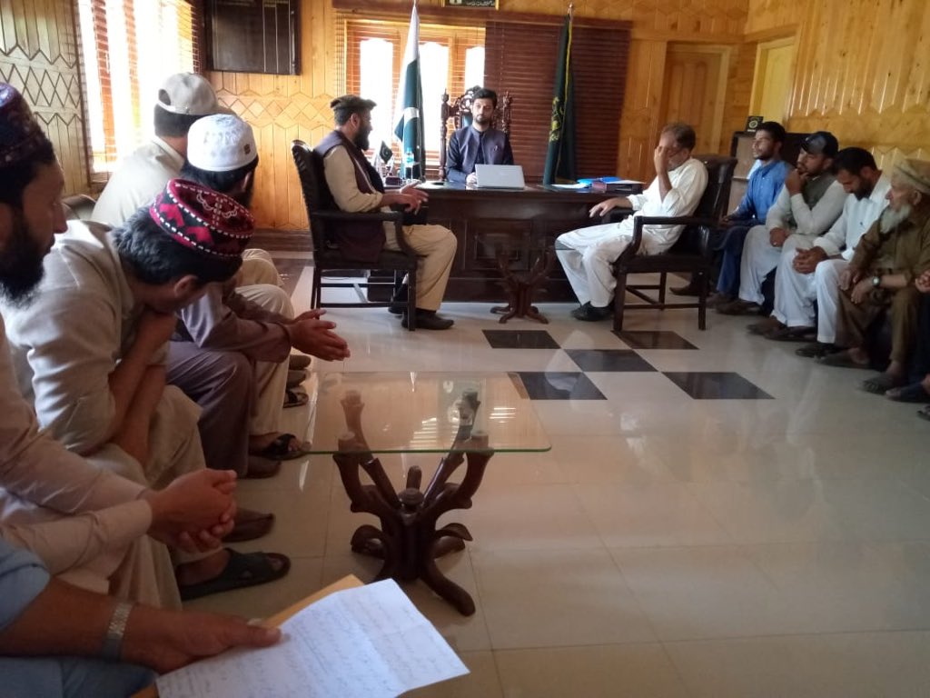 AJuglote's tweet image. #TeamGilgit under the guidance of @DCGILGIT ensuring that public office holders to remain available to the people 24/7
AC Juglote having meeting with residents of juglote and addressing their grievances
#TeamGilgit serving the people
@DCGILGIT