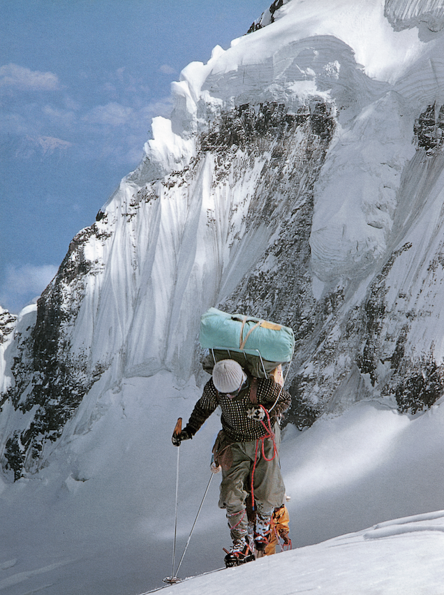 loscarponecai's tweet photo. 🗻#Montagne360/ALPINISMO
#Dhaulagiri 1960: in occasione dell’uscita di una nuova edizione del suo libro Tra zero e ottomila, su Settembre #Diemberger racconta se stesso e la “conquista” del dodicesimo ottomila della storia dell’himalaysmo.

L’intervista ➡️ https://t.co/IbyOhhIXWb https://t.co/T0dXPW0nMv