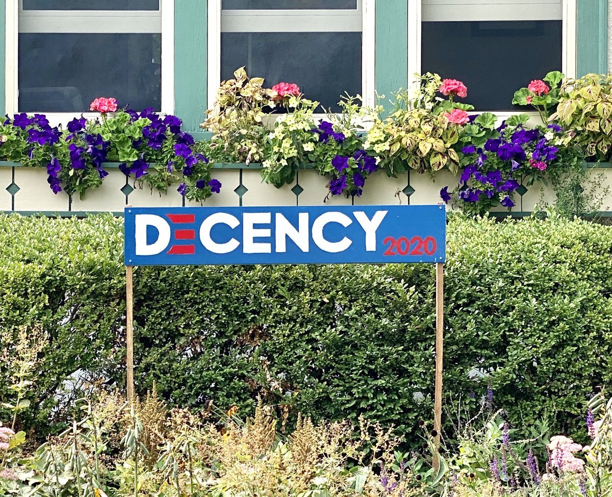 EmilyCBlodgett's tweet photo. Made myself a new lawn sign this weekend https://t.co/IDLaDiCnaC