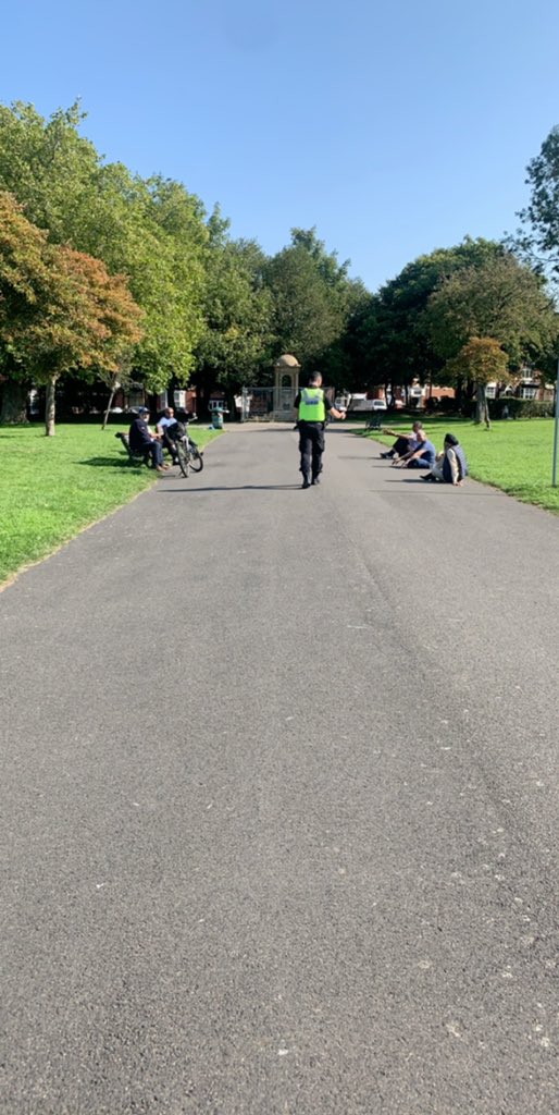 SmethwickWMP's tweet photo. This morning we have been out patrolling in West Smethwick Park engaging with the public, maintaining social distancing and checking all are safe & well โบ๏ธ๐ฟ๐ #morningstrolls #pleasekeepyourdistance #communityengagement #communityreassurance https://t.co/8QJ9KjIulp