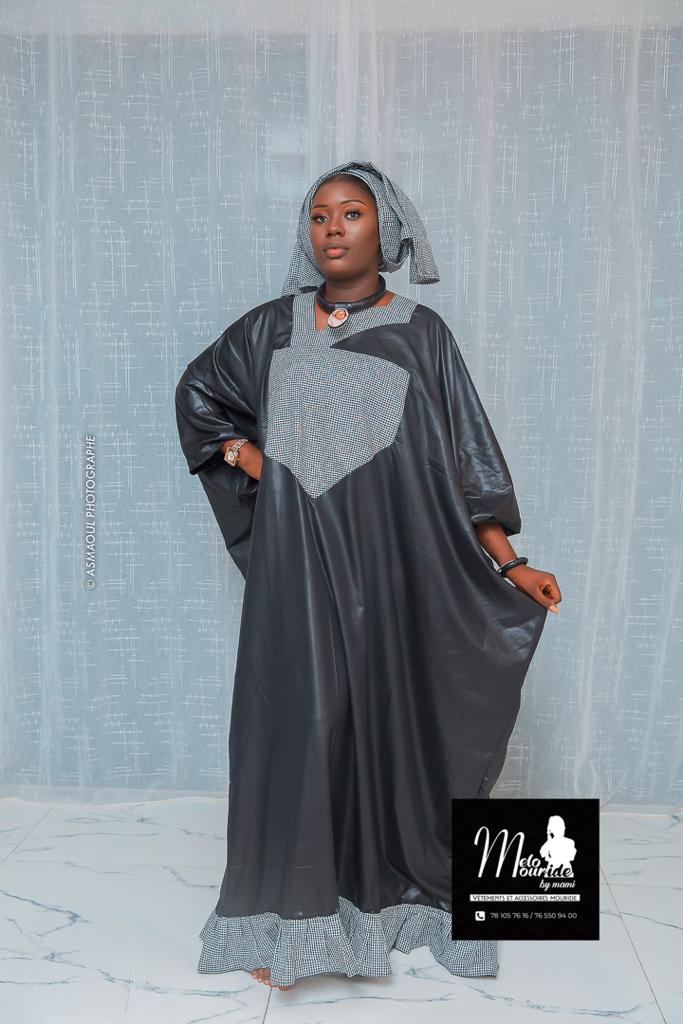 Mamy_fall_'s tweet photo. Modèle "Paaleen" en Noir ⚫ et Naate.

🏷️Les Deux à 30k

🏷️Pièce unique à 17k l'unité

Commandez sur watsapp au 78 105 76 16 📌

#murid #Safar #mbecté #magal #Sant #Berndé #yittei #mbectélogie #safarisation https://t.co/zu7kQpJwEl